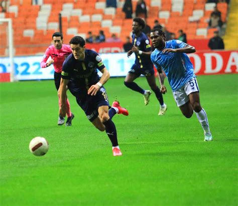 Trendyol Süper Lig: Adana Demirspor: 0 - Kasımpaşa: 2 (İlk yarı)